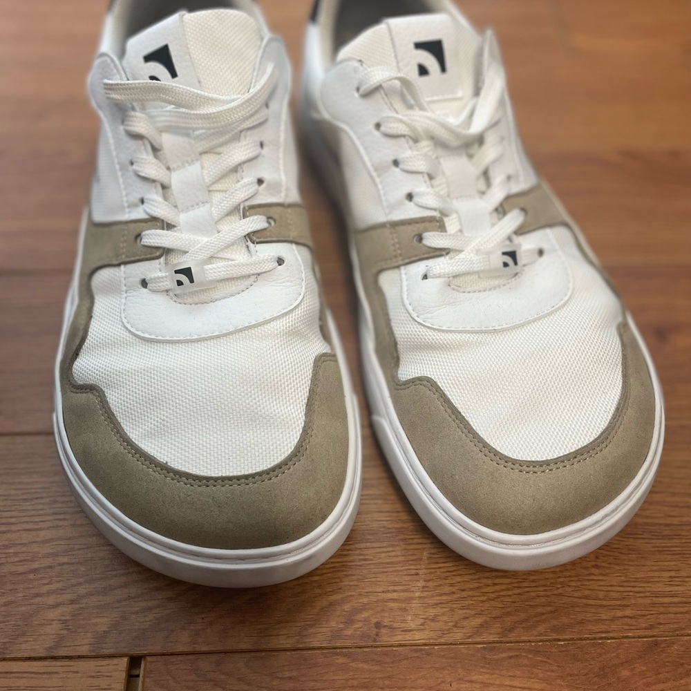 Barebarics/Be Lenka Zing, white and beige size 47